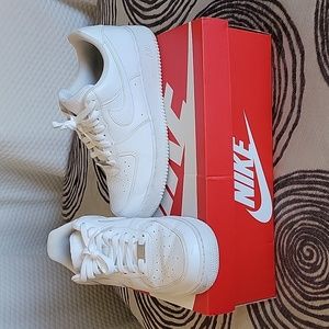 Men's Nike Air Force 1's White Color Size 9.5